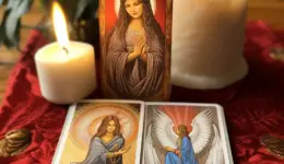 The difference between angel cards, tarot cards and oracle cards